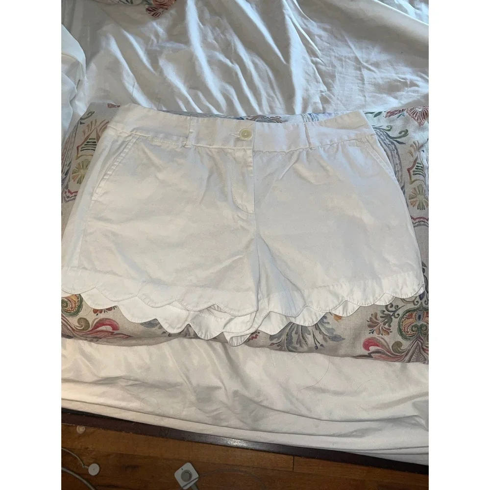 Ann Taylor LOFT Riviera Shorts White Scalloped Hem Cotton Twill Womens Size 10